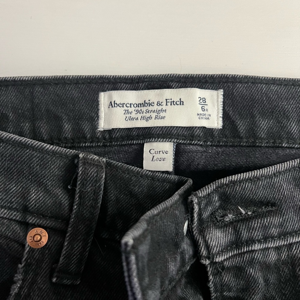 Abercrombie & Fitch Mom Jeans